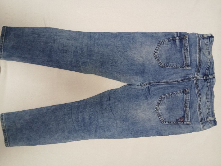 Vând blugi ptr.damă