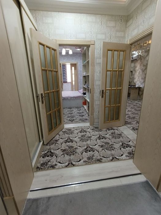 2 xonali kvartira sotiladi