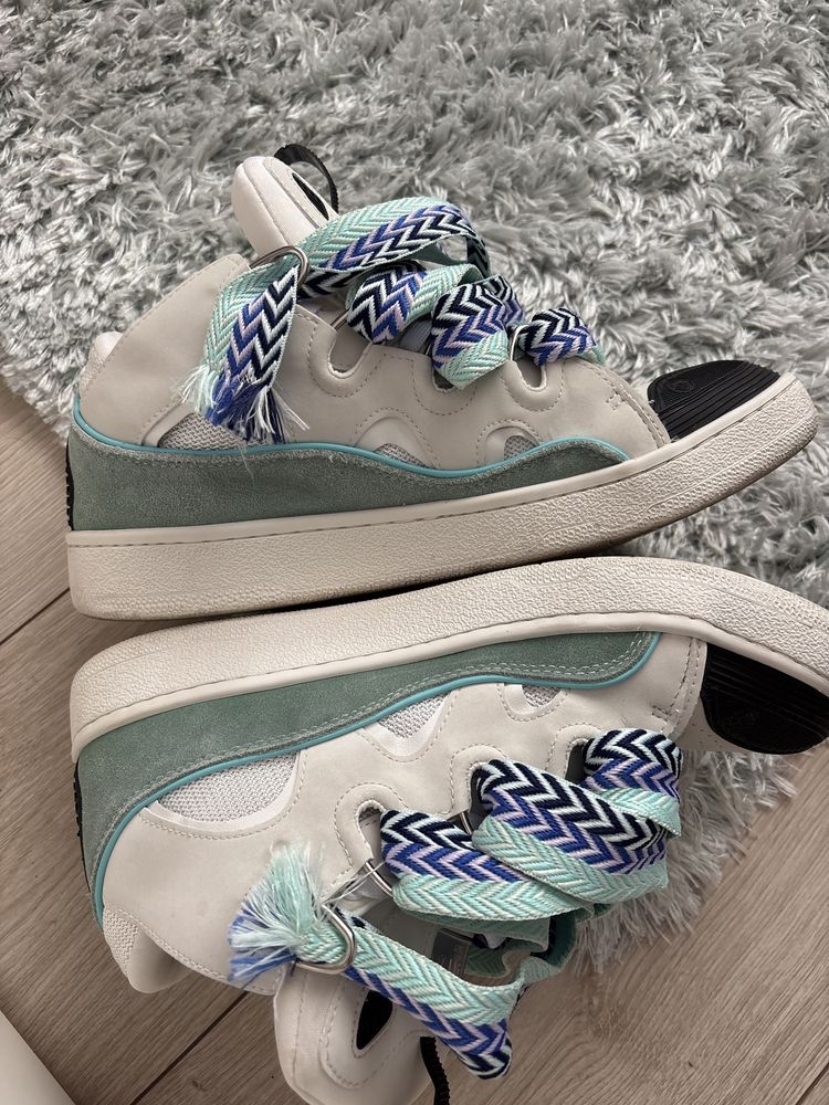 Lanvin curb