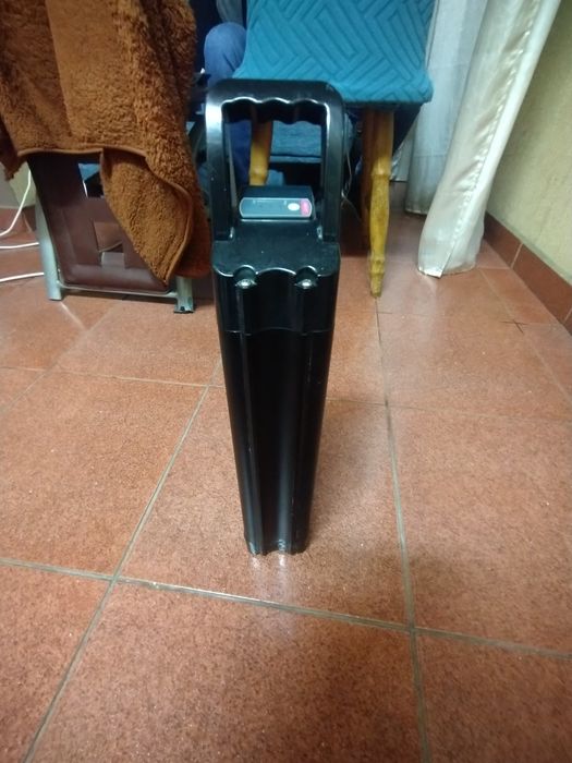 Baterie bicicleta electrica,încărcător ,2 căști de protecție