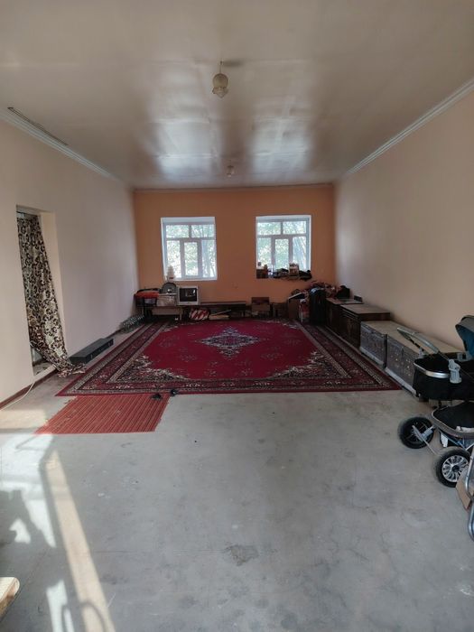 Hovli srochno sotiladi