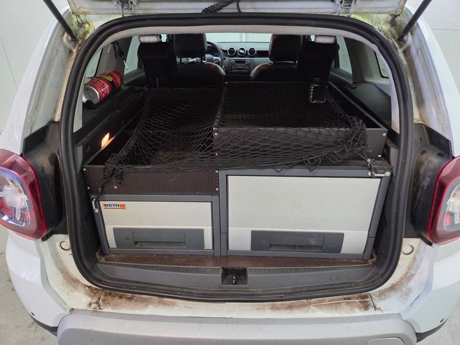 Cutii cu sertare demontate din porttbagaj Dacia Duster 2