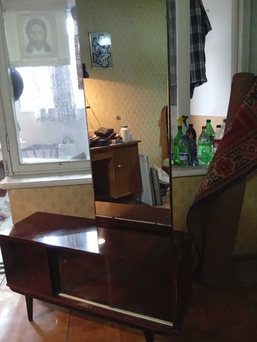 Продам зеркало трюмо