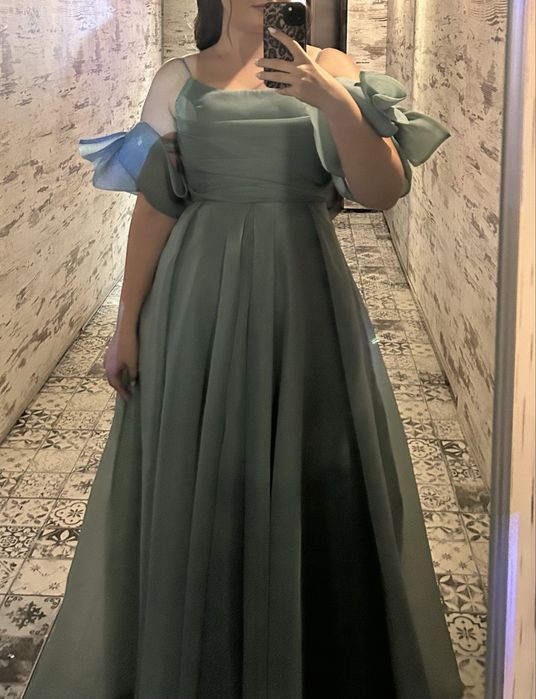 Официална рокля