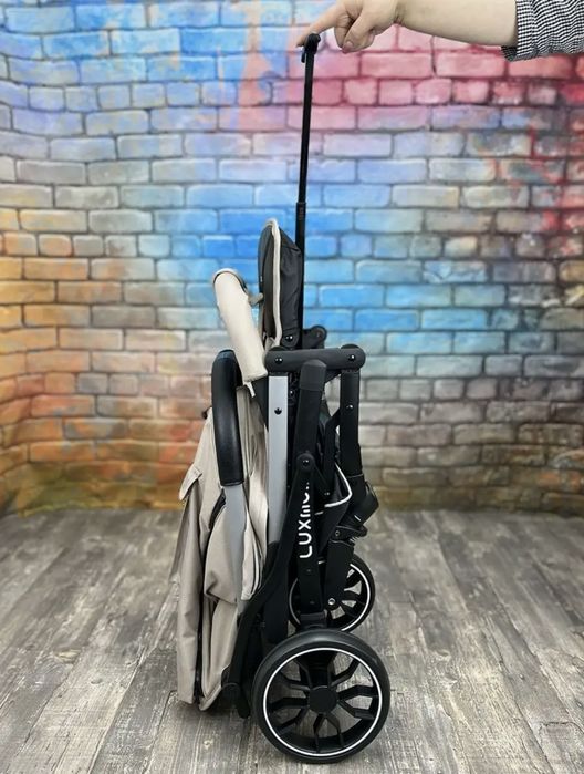 Коляска прогулочная