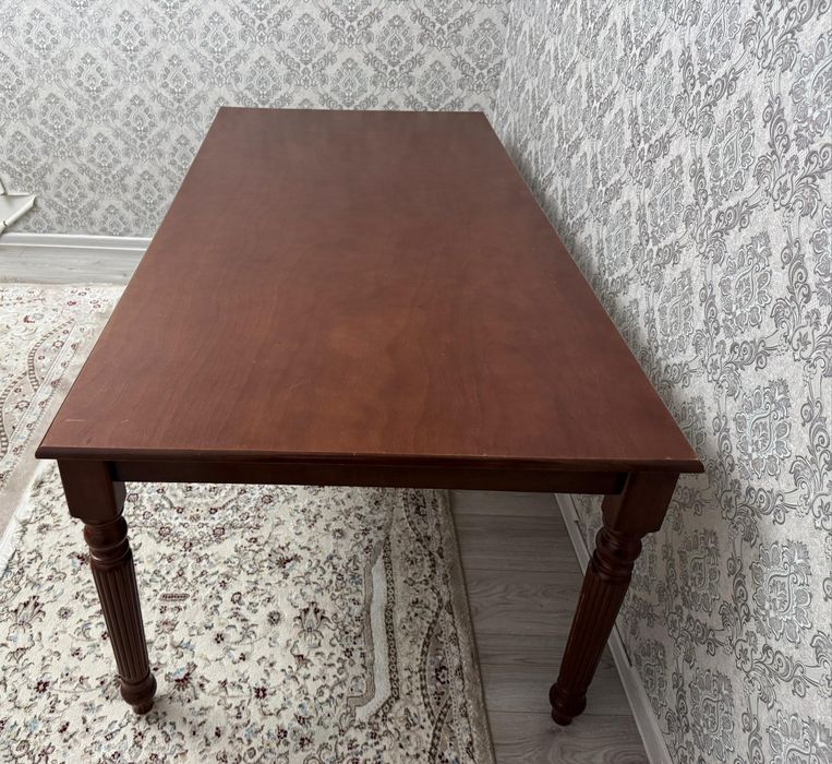 Продаю Качественный стол