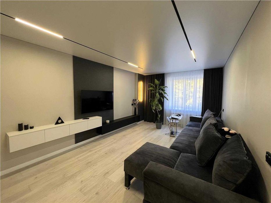 Продаю 3-комн. Jana Saryarka 2 этаж, 100 кв.м., распашонка, не угловая