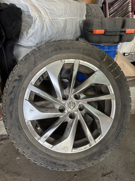 Зимняя резина на ниссан в отличном состоянии