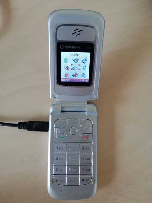 Продавам телефон / gsm Vodafone 227