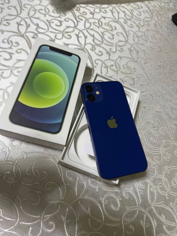 Iphone 12 mini.