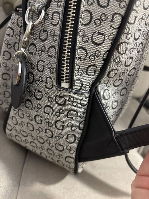 Ghiozdan Guess original