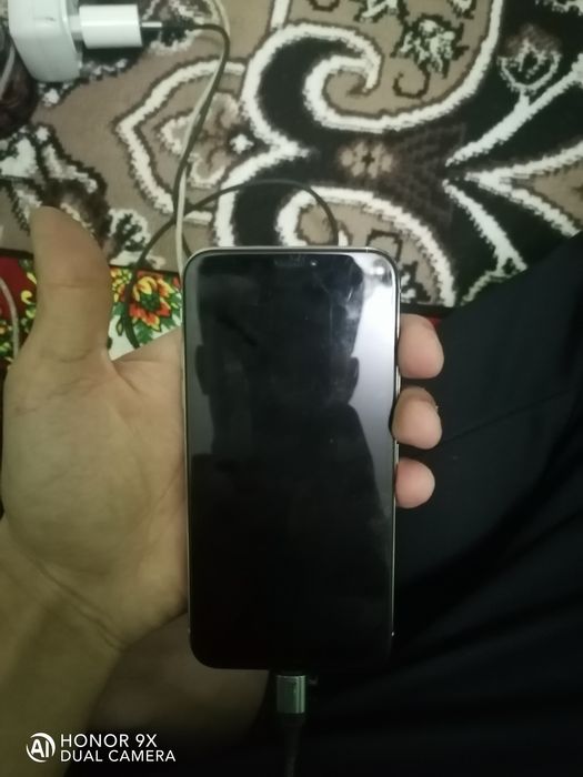 Iphone X xolati yaxshi