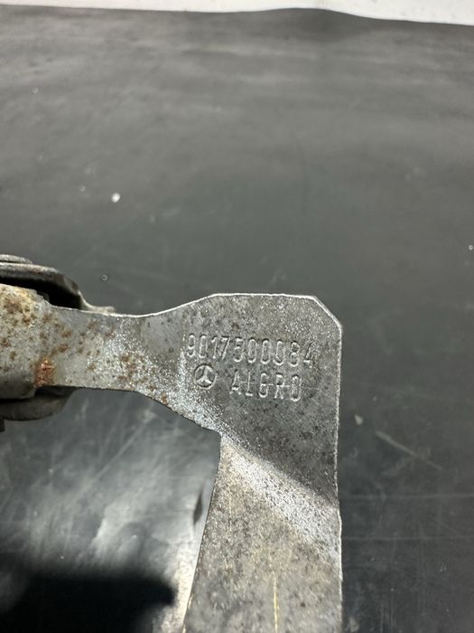 incuietoare capota broasca capota Mercedes sprinter W905 1995-2006