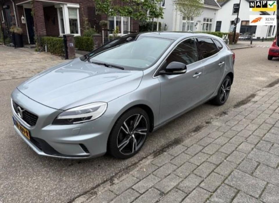 Volvo V40 R-design BI-XENON, leduri, navi, trapa