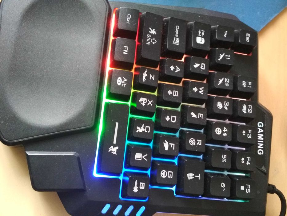 Игровая клавиатура - Hand Game Keyboard ,с подсветкой!