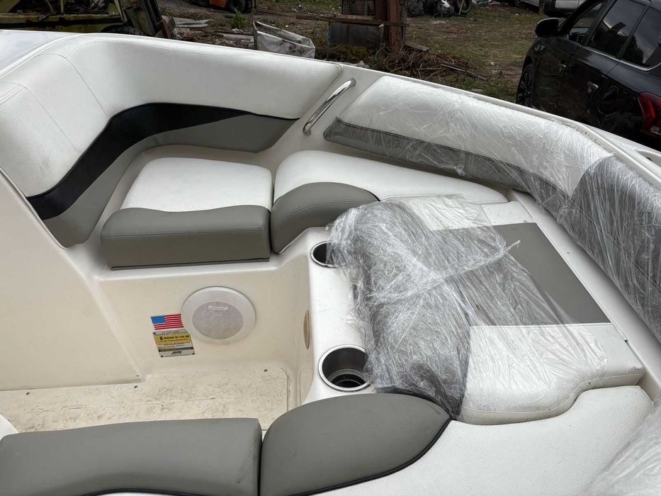 Vând o barcă Bryant 190DC cu motor Mercruiser 4.3 MPI de 210 CP