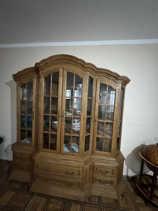 Продаётся стенка из натурального дуба