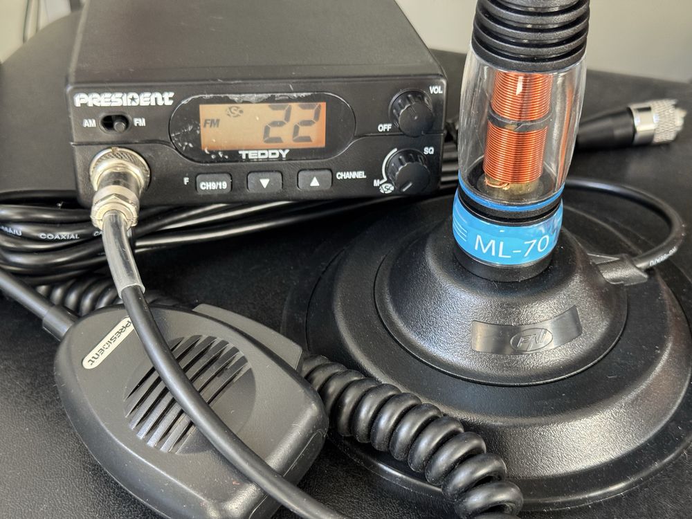 Statie radio CB auto President Teddy cu antena magnetica 70CM