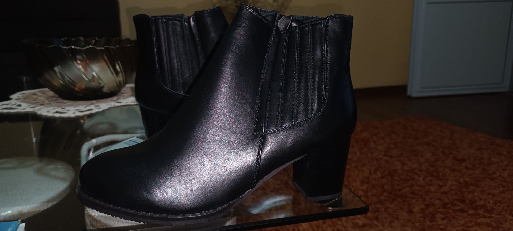 Vând cizmulițe (botine) îmblănite