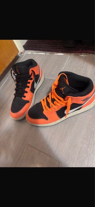 Air jordan 1 mid orange
