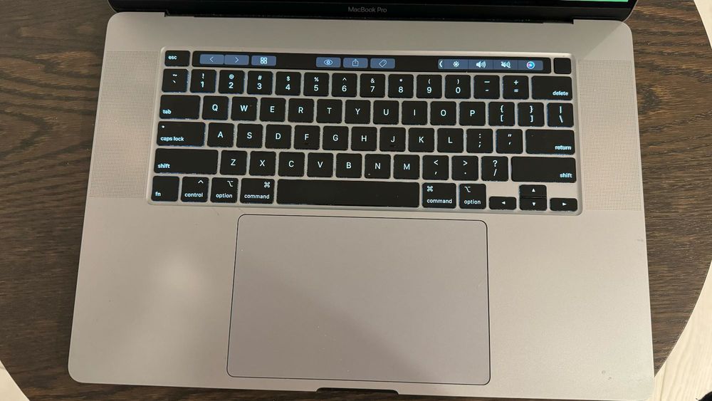 MacBook Pro 16 Touch Bar, procesor Intel i9 2.30 GHz, 16GB, 1TB A2141