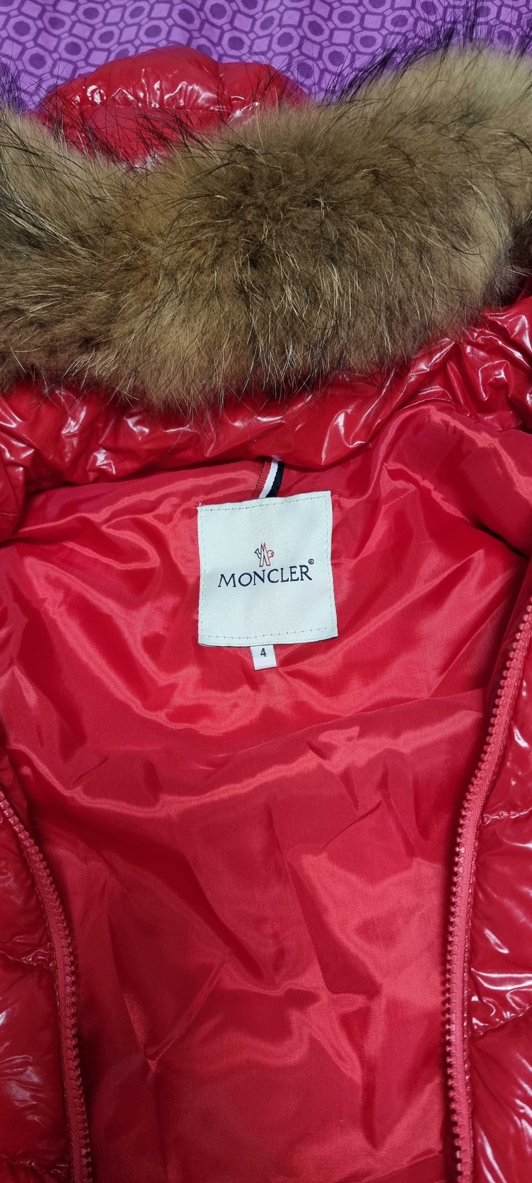 Vesta dama,moncler,nouă