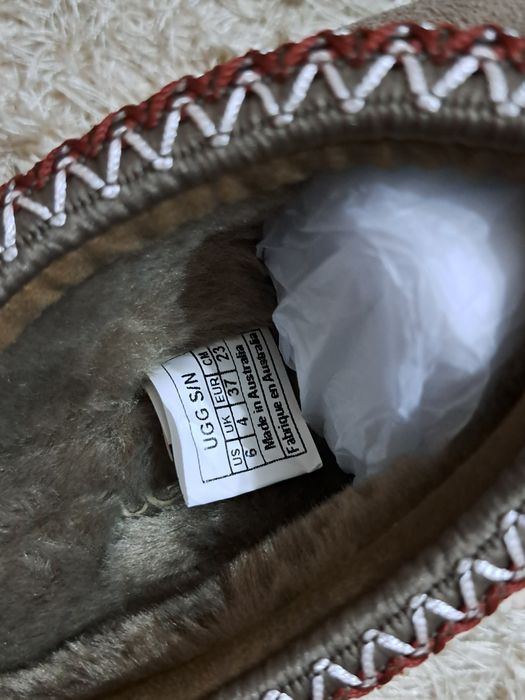 Papuci UGG cu blanită