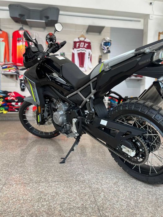 Motocicleta enduro-touring incepatori/avansati CFMOTO 450MT