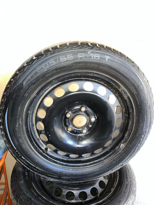 Jante de otel r16 cu anvelope de iarna uniroyal 205/55 r16