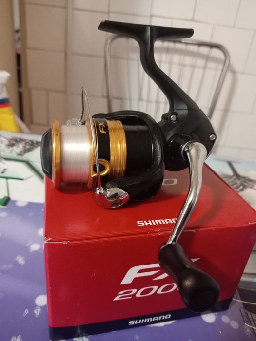Vand mulineta de pescuit shimano fx marimea 2000