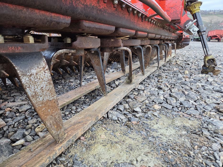 Freza Grapa Rotativa Kuhn HR 4001D