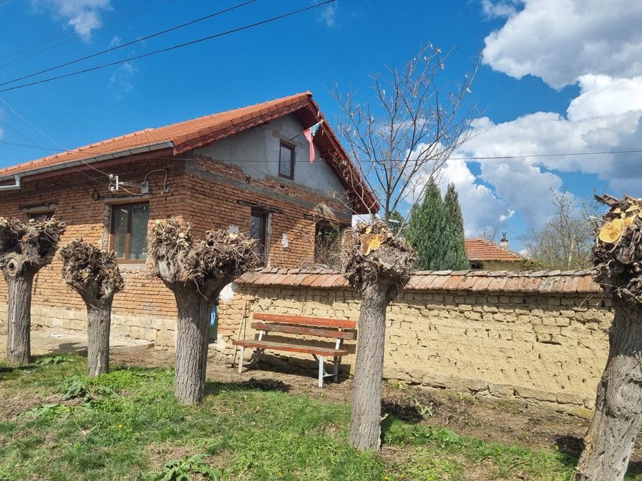 Продава се къща в с. Липница, обл. Враца