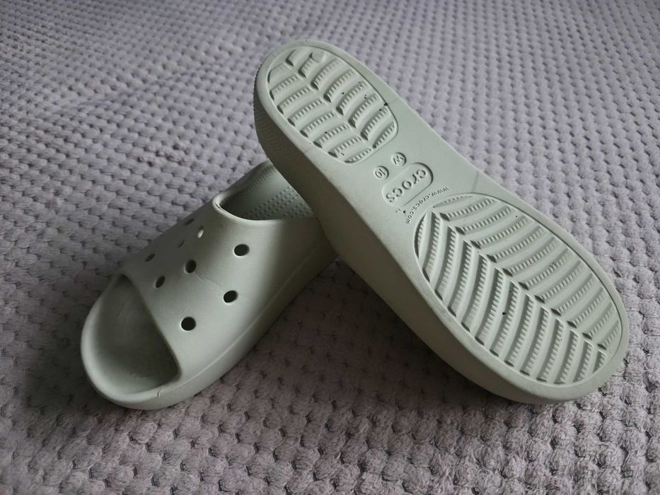 Slapi Crocs dama marimea 41
