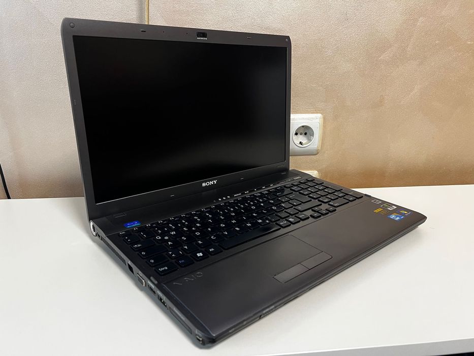 Лаптоп Sony Vaio VPCF12S1E 16.4 i7 , 6GB Ram , 512GB SSD , Full HD