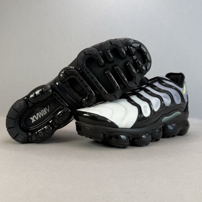 Nike Vapormax Plus "Neon"! НОВИ! Ориг