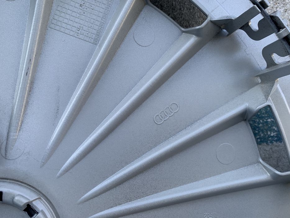 Оригинални тасове от Ауди Audi 2016г 16” цола в перфектно състояние