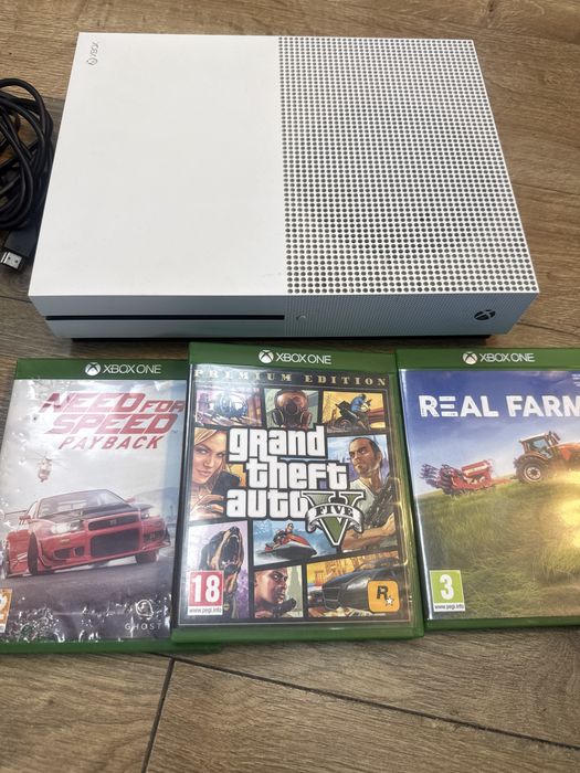 Xbox One S 1tb 1681  Перфектен!