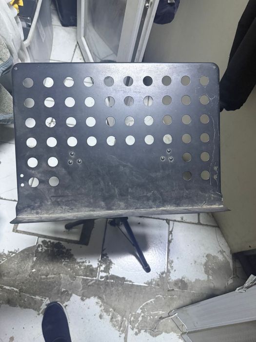 Продается нотная стойка