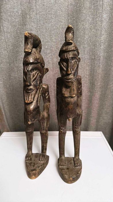 Двойка дървени фигури от Нигерия