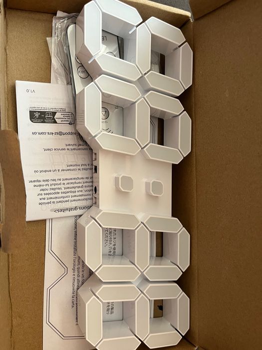 Модерен LED часовник