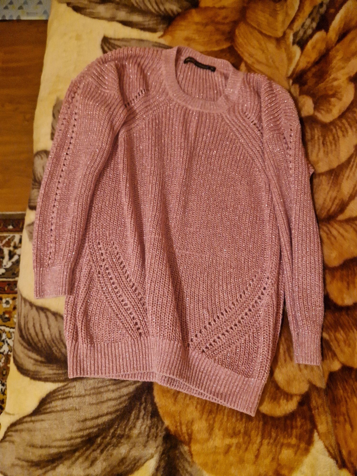 Vând blugi, pulover