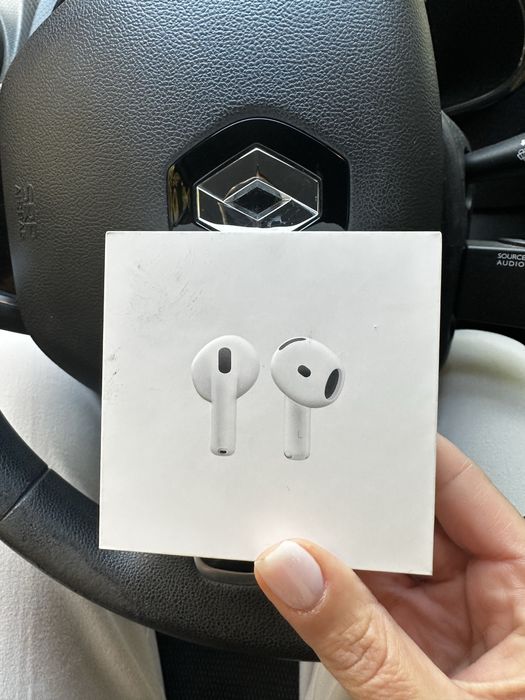 Чисто нови с гаранционна карта от А1 слушалки Airpods 4!