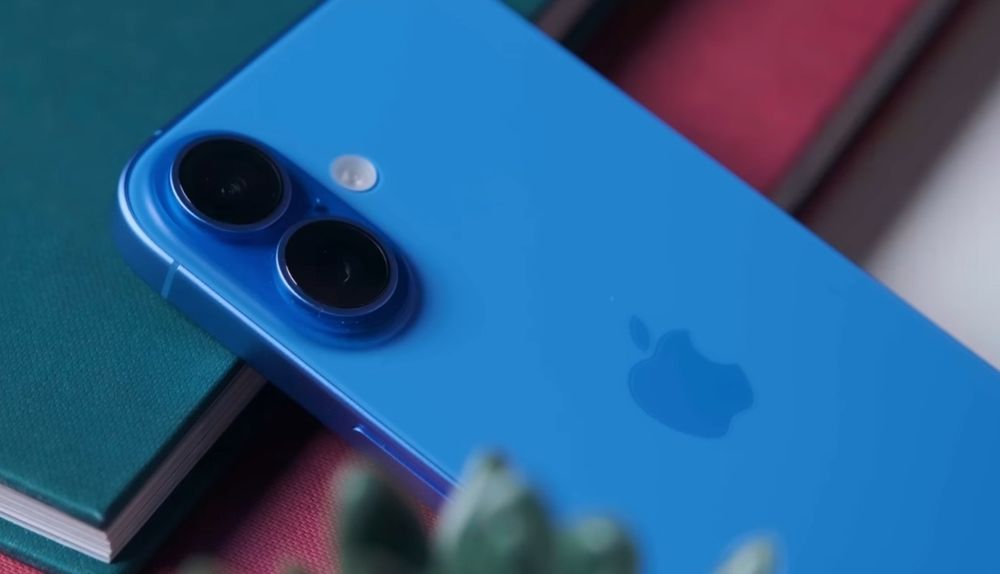 iPhone 16 Ultramarine, Memorie 128GB, 100% Baterie - NOU LA CUTIE