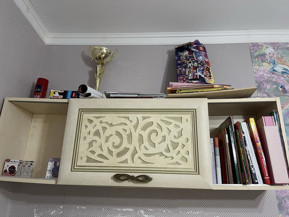 Продам полку книжную