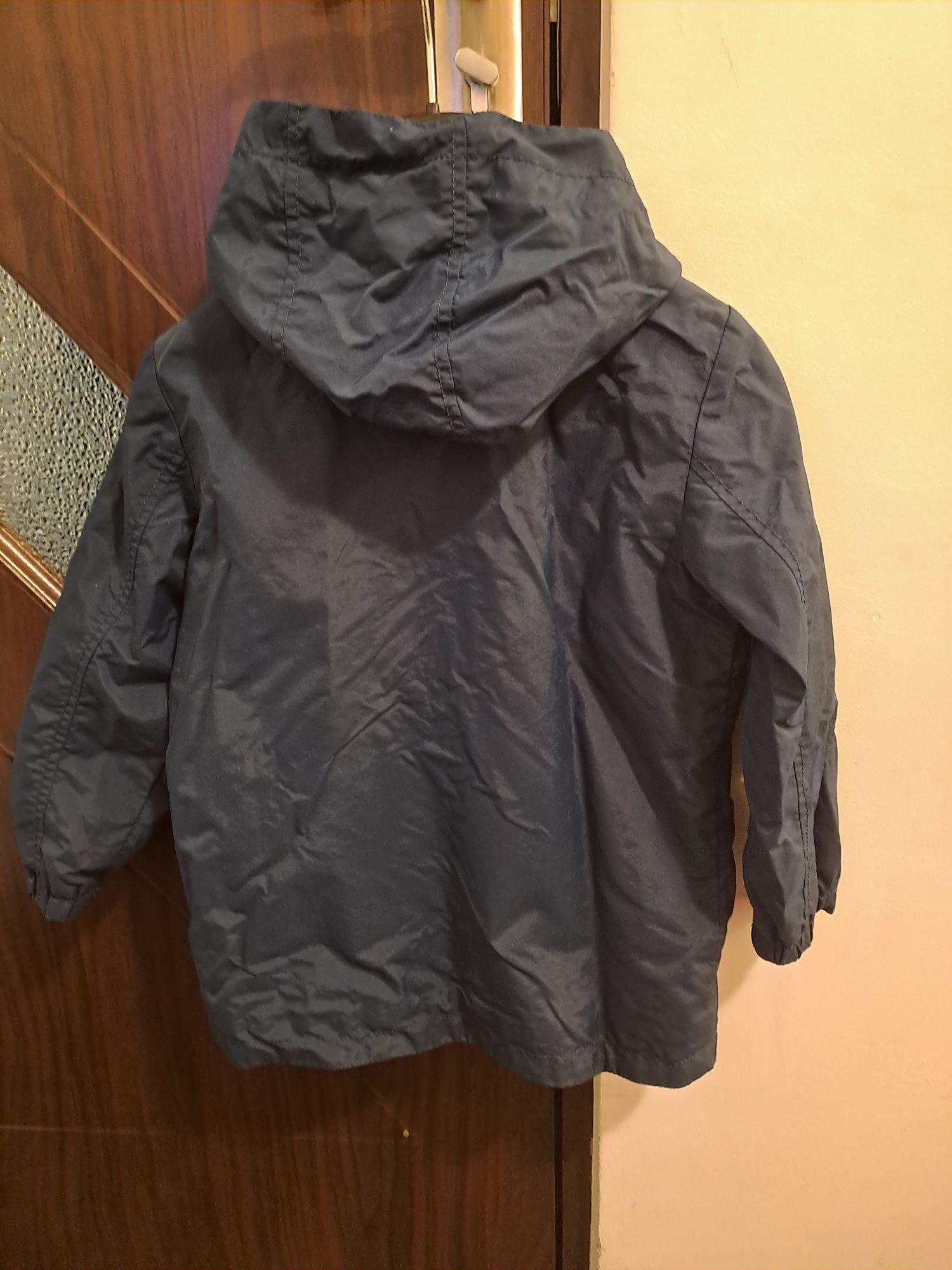 Vând geaca H&M mărimea 116 stare foarte buna