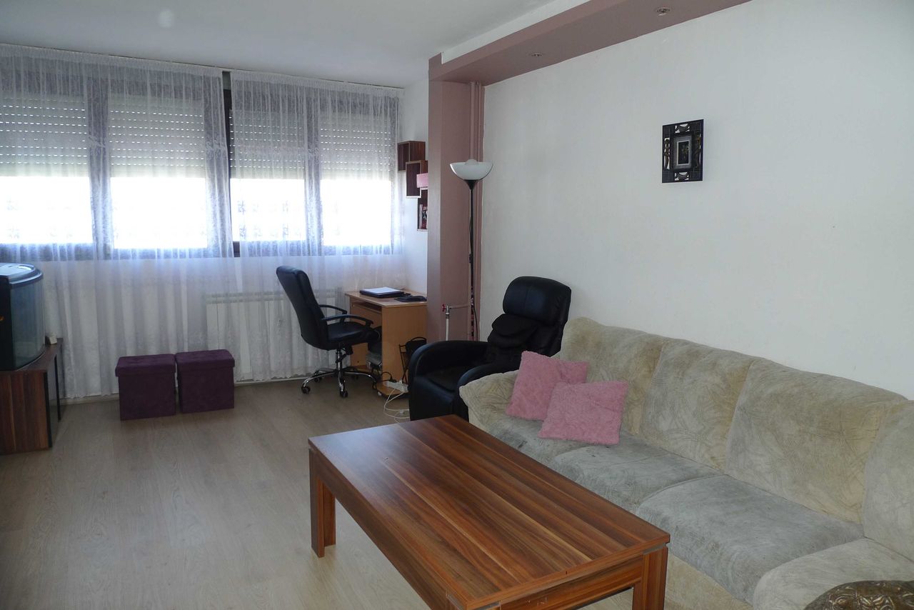 Дава се под наем Тристаен апартамент в София, Люлин 5 - 87 кв.м за 510 € - Снимка #2