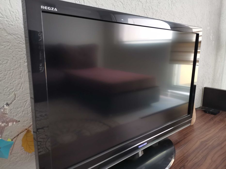 Телевизор Toshiba Regza 37 инча, Full HD