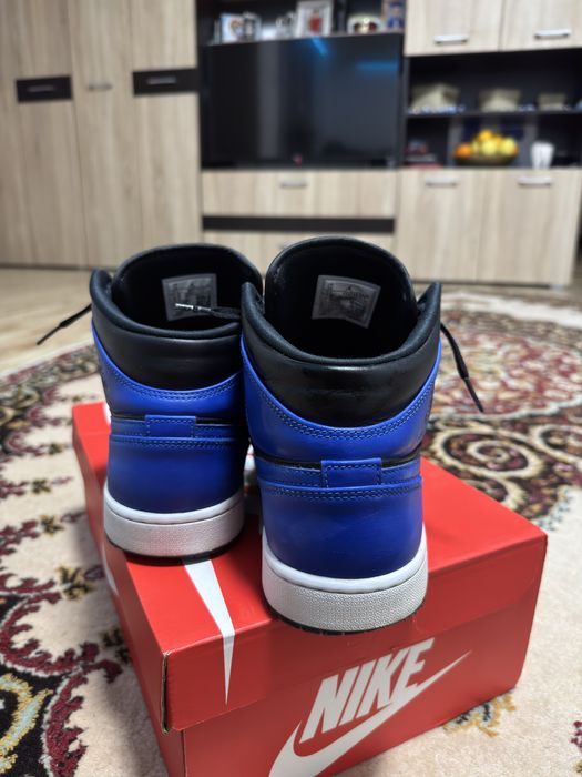 Jordan 1 mid albastru cu negru