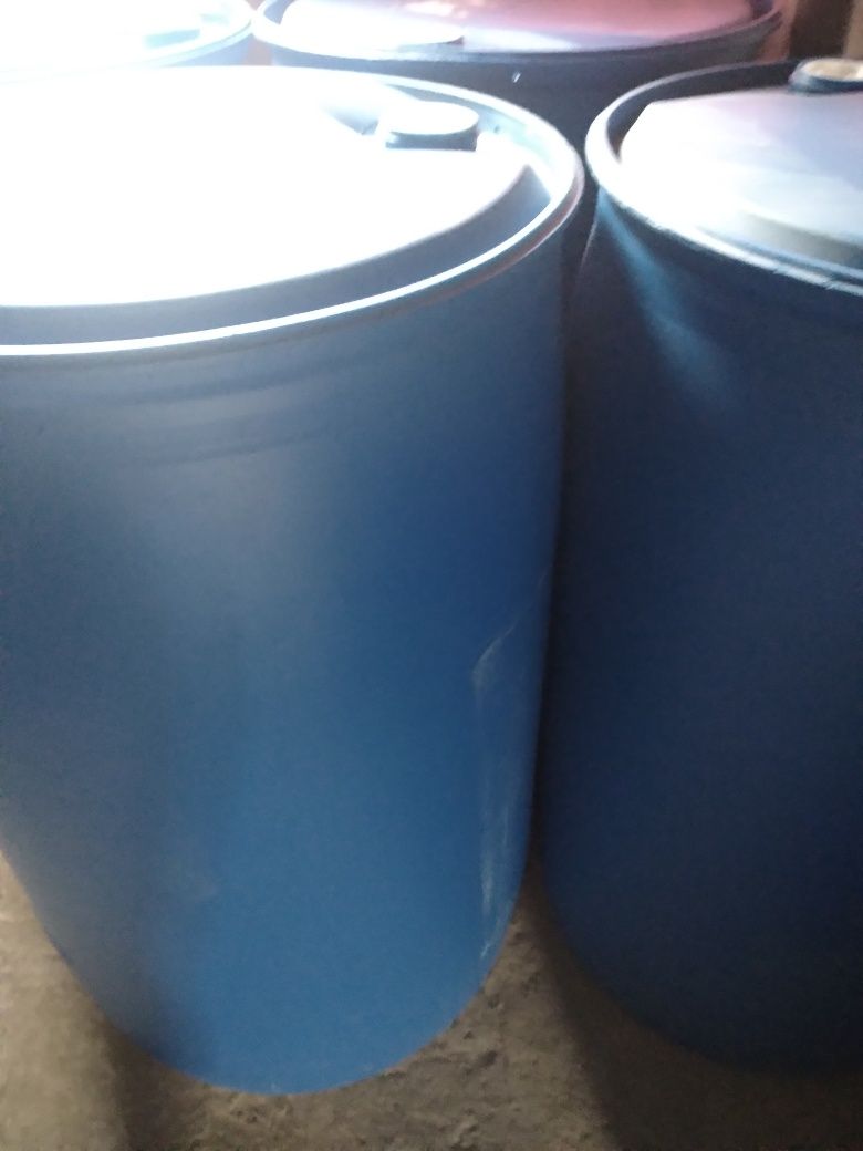 Butoi plastic 220 l