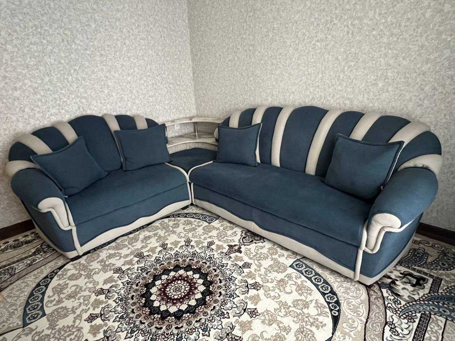 Деван комплект сотилади